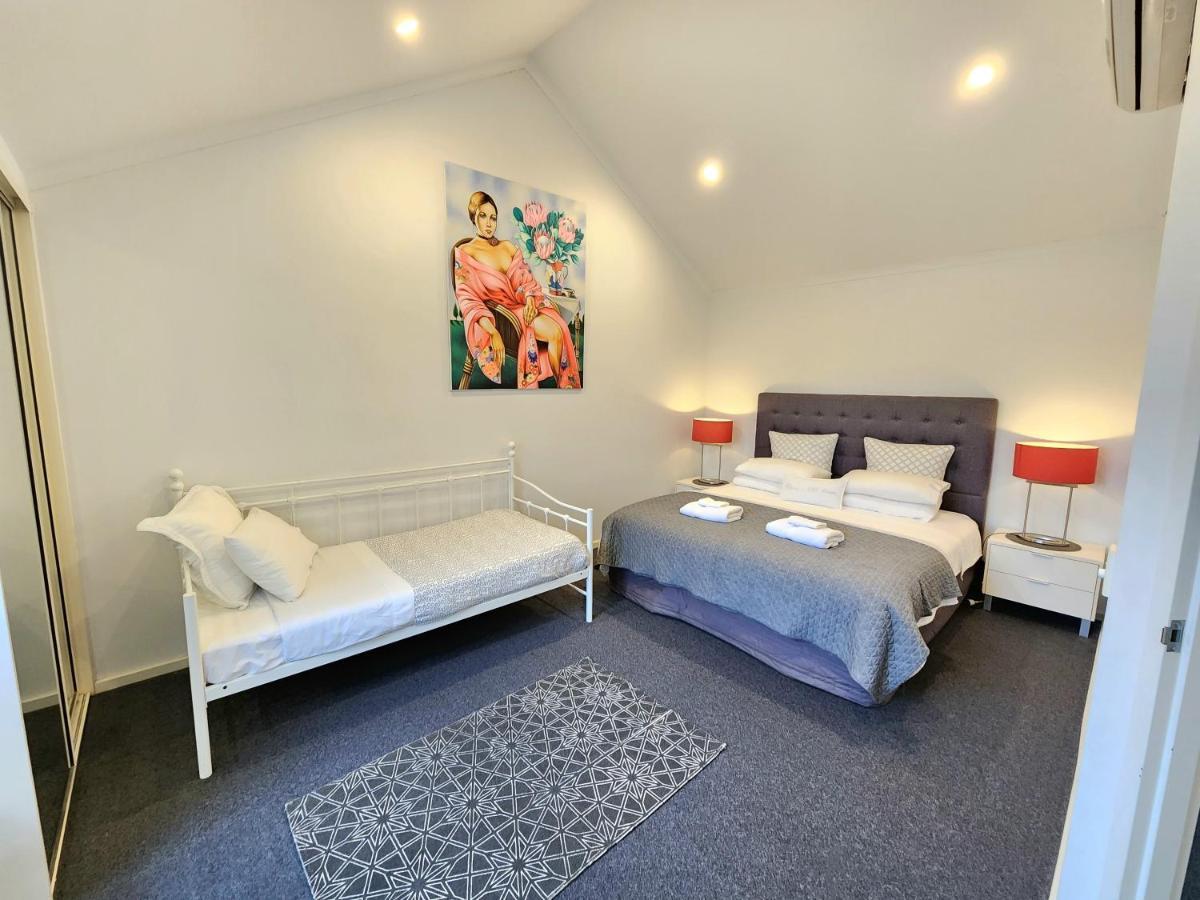 Spacious 4 Bedroom And 2 Bathrooms City Apartment แอดิเลด ภายนอก รูปภาพ
